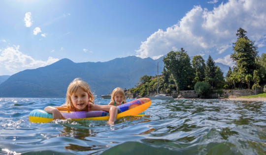 enfants, lac, montagnes, tessin